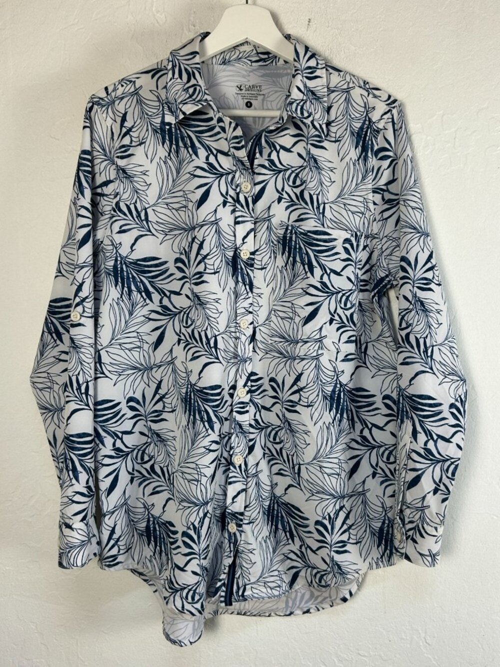 Carve Designs Womens Button-Down Shirt Top Small Tropical Leaf Print Long Sleeve